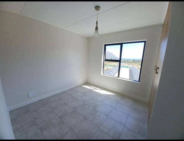 2 BEDROOM PROPERTY TO RENT IN GREENBAY ECO ESTATE
